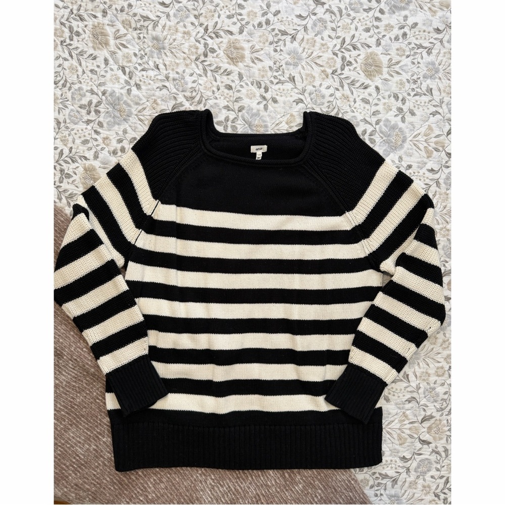 Aerie Bistro Sweater - L - EUC!